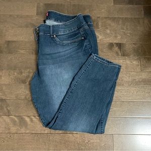 Torrid Size 28T (Tall) Blue Jeans with 3 Button Inseam 29